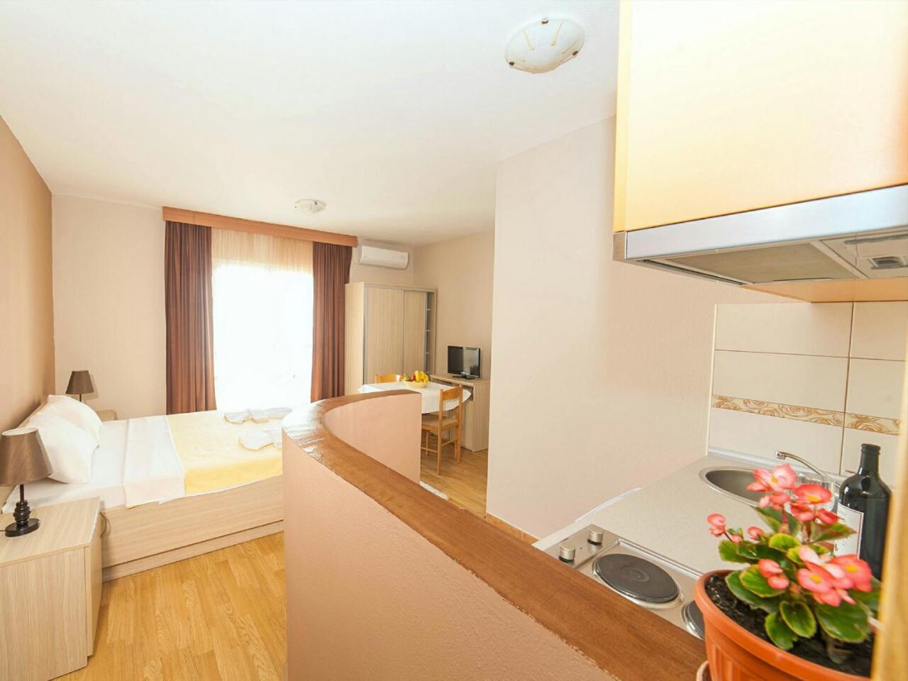 Hana Accommodation Sveti Stefan Ngoại thất bức ảnh