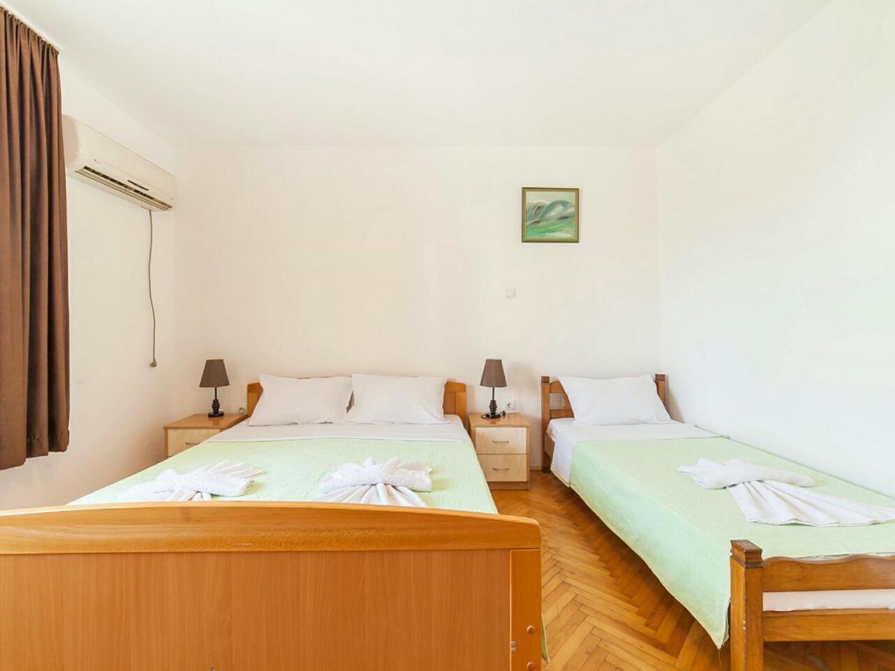 Hana Accommodation Sveti Stefan Ngoại thất bức ảnh