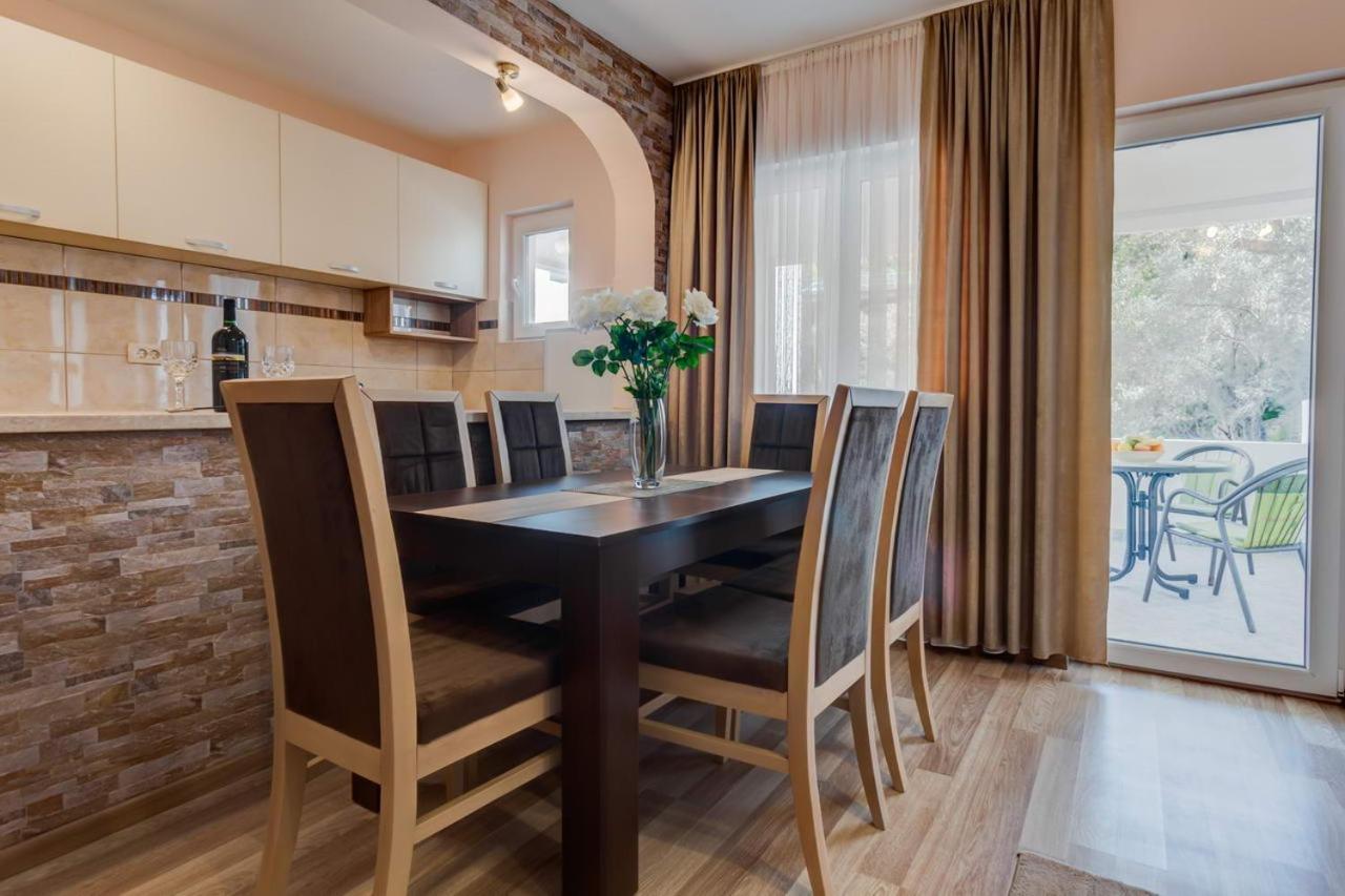 Hana Accommodation Sveti Stefan Ngoại thất bức ảnh